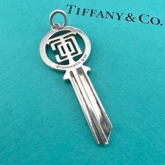 Tiffany & Co. Modern Logo Key Sterling Silver RARE - Picture 4 of 4